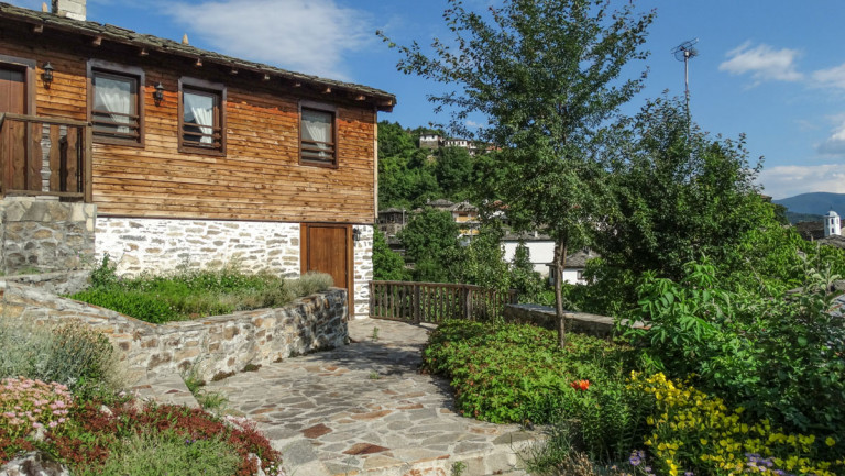 Complex Kosovo Houses Honeymoon suite