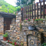 Complex Kosovo Houses, restaurant yard