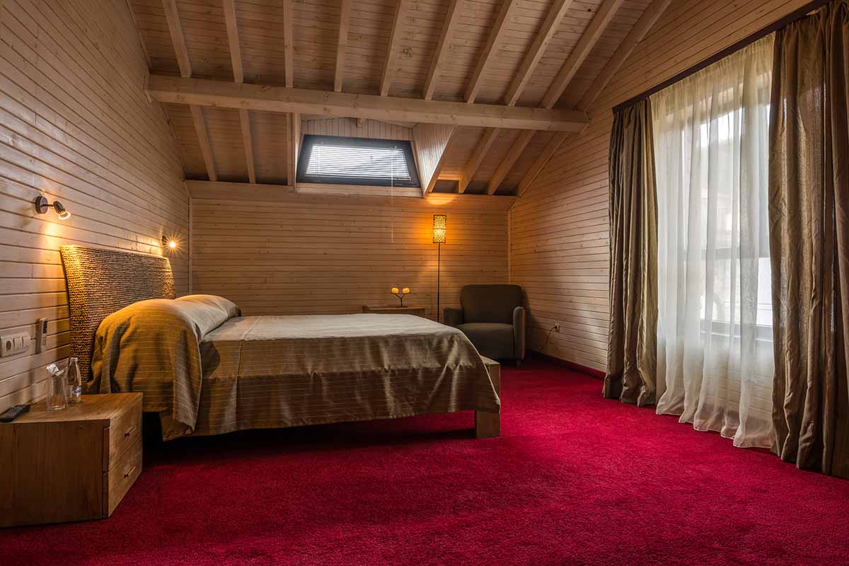 Awesome room in villa Vuchev