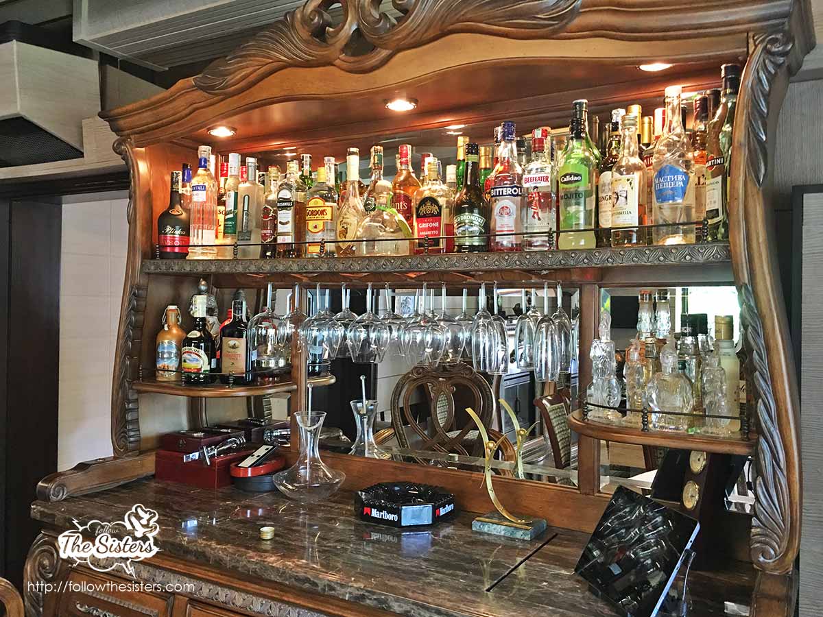 The boutique bar of villa Vuchev